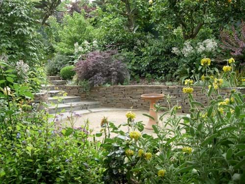 Garden designer Melbourne | Sandra McMahon Gardenscape Design | A change in level allows for the creation of an intimate space in a small garden.