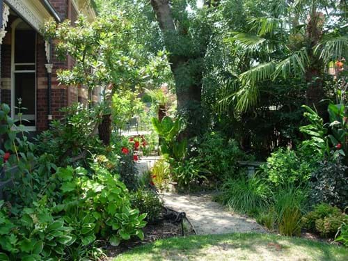 Traditional garden design Melbourne | Sandra McMahon Gardenscape Design